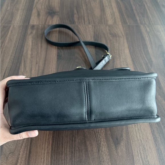 Vintage Coach Willis 9927 in Black with Brass Hardware - Picture 9 of 15